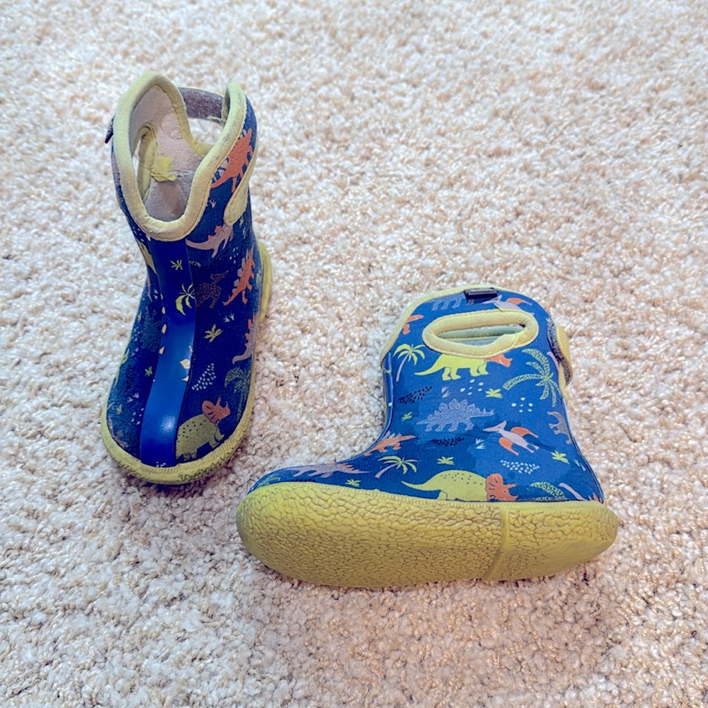 Toddler dinosaur neoprene snow/ rain boots